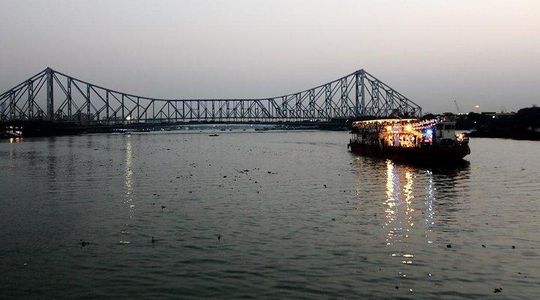Guided Kolkata Sightseeing Trip by Car, Walk & Sunset Cruise Excursion Trip