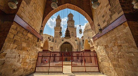 Old Cairo Small-Group Historical Walking Tour with Street Food