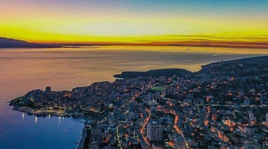 Blue Eye Spring and Lekuresi Castle Sunset Tour from Saranda