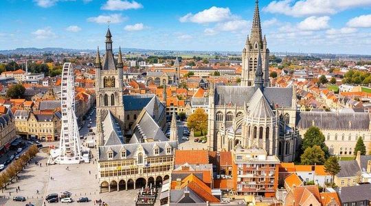 Hello Ypres: Private 2-Hour Intro City Walk with Local Guide