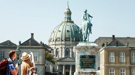 Copenhagen Kings & Vikings Private Guided Tour in Luxury Vehicle