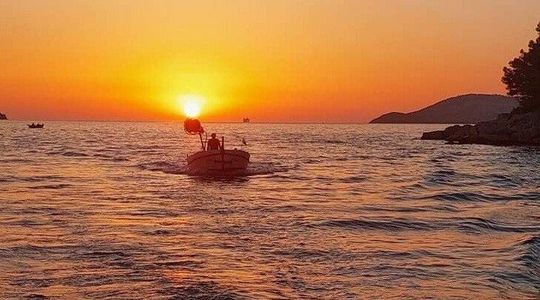 Sunset Boat Tour with unlimited wine, drinks & Music at Stari Grad