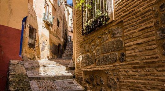 Medieval Toledo: The Knight of Three Cultures Exploration Game
