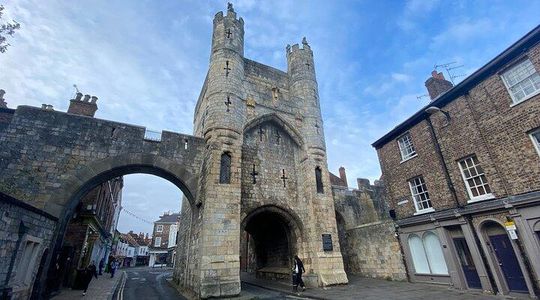 York City Medieval Walls Private Walking Tour