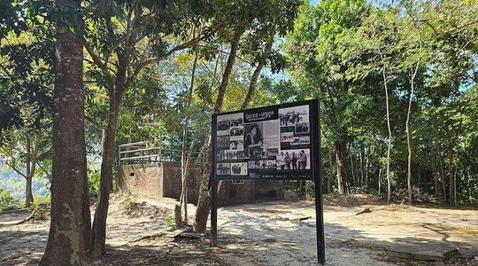 Khmer Rouge’s Last Home and Pol Pot grave at Anlong Veng Tour