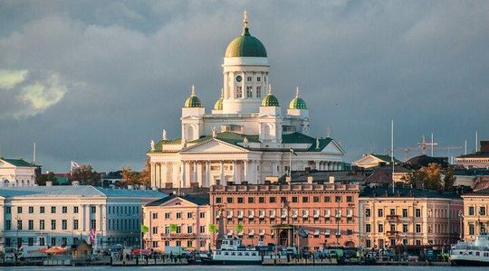 Helsinki Walking Tour With a Sociologist