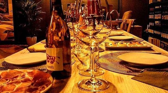 Wine tasting and tapas premium in Alicante