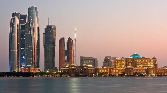 Abu Dhabi and Desert of the Emirates in 3 Days