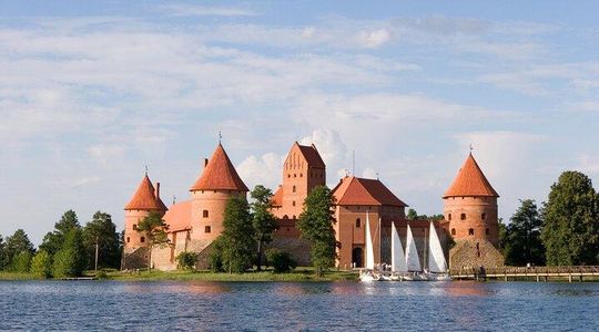 Trakai & Užutrakis: A Half-Day Journey Through History