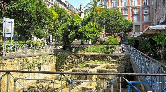 Naples City Centre Tour with Local Guide
