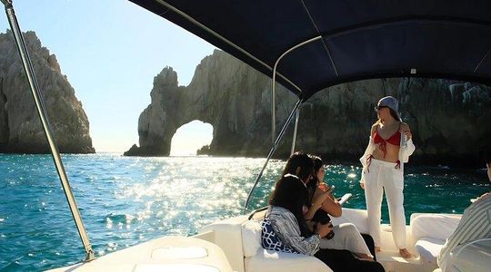 Cabo Yacht Tour to Lovers or Pelícano Beach with Beach Time