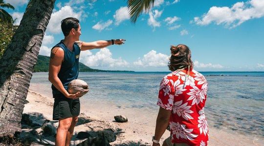 Mythical journey from Tahiti West to Teahupo'o with Tainui