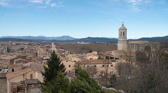 Private Full-Day Girona GOT and Costa Brava Tour
