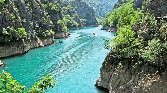 Skopje: Canyon Matka, St. Pantelemon, Millennium Cross & Brunch