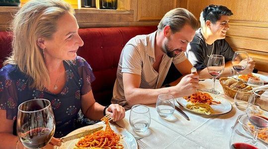 Rome Food and Wine Tour Through Trastevere with a Local Expert