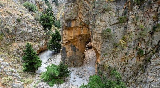 Private Shore Tour: Imbros Gorge, War History & Iligas Beach