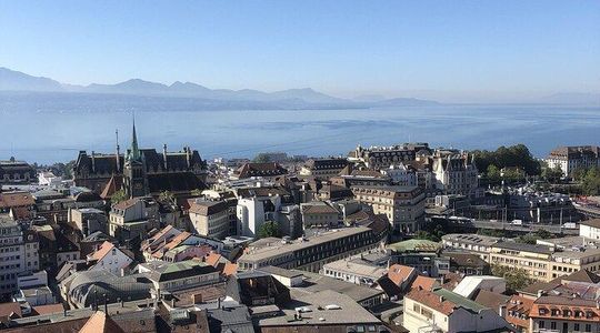 Lausanne Private Walking Tour with a Professional Guide