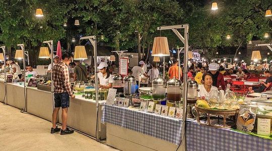 A Taste of Hua Hin Tour including Maruekhathaiyawan, Floating & Cicada Market