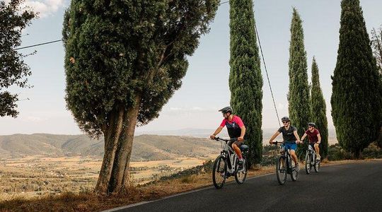 Cortona - Easy guided eBike tour around the Etruscan City.