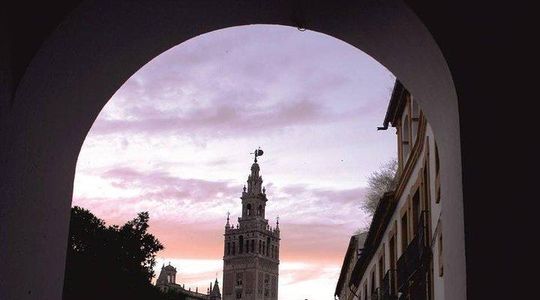 Paranormal Seville Tour in Spanish