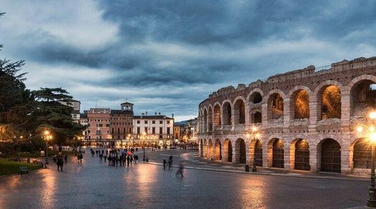 Verona and Lake Garda Full Day Private Tour from Verona