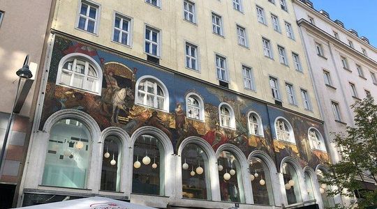 Vienna self-guided walking tour and scavenger hunt