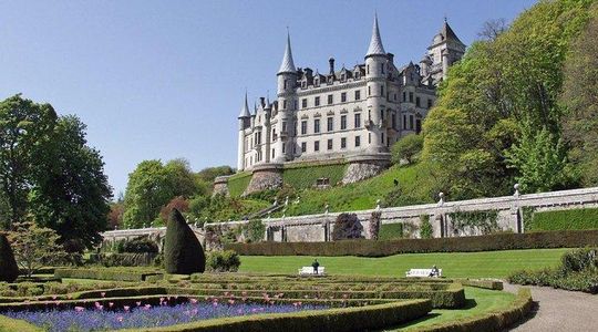 Secret Loch Ness with Cawdor Castle and Clava Cairns