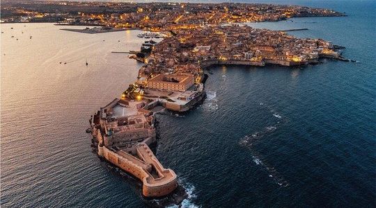 Siracusa Walking Tour with Audio and Written Guide by a Local