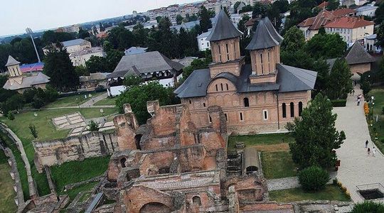 One-Day Vlad the Impaler Royal Court Private Tour from Bucharest