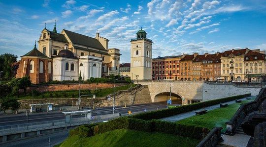 Small-Group Historical Guided Tour of Warsaw with pick up/drop off. Public Tour.