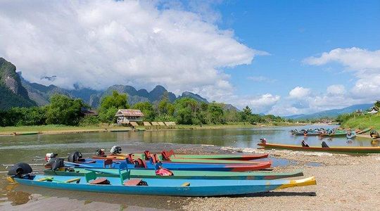 Vang Vieng Full Day Mountain Tour and Blue Lagoon 3 with Boat
