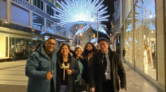 London Exclusive Christmas Lights Guided Tour by Black Cab