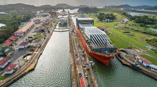 Exploring the Two Oceans Old and New Canal Locks Private Tour