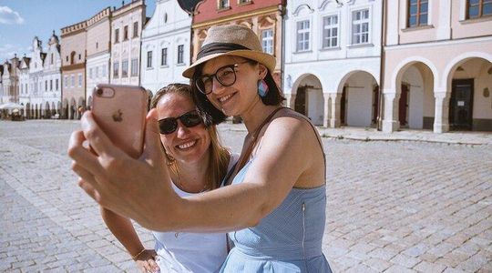 Vienna-Prague One-Way Sightseeing Tour Bus