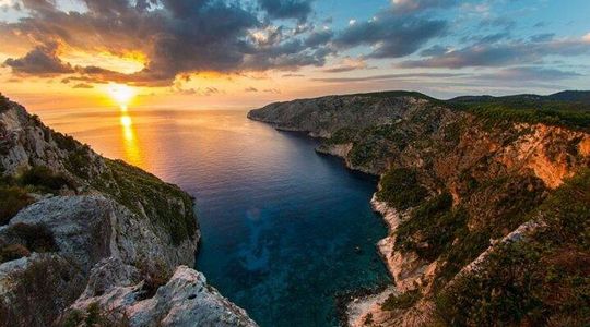Zakynthos Sunset Tour with Greek night to Kampi