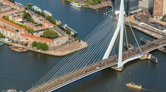 8 hour Walking and Boat Tour to Rotterdam and Kinderdijk