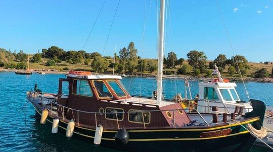 Agistri and Metopi Half Day Small Group Cruise from Aegina