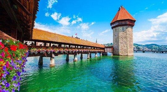 Historic Lucerne: Exclusive Private Tour with a Local