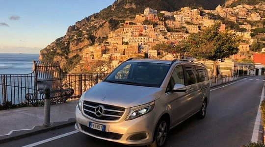 Small-Group Tour of the Amalfi Coast by Minivan with Light Lunch