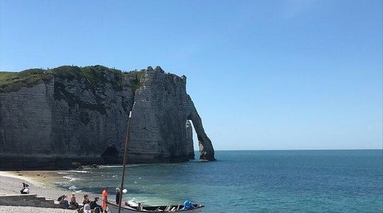 Private guided tour of Honfleur and Etretat from Bayeux or Caen