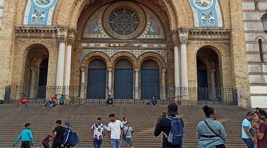 Explore Oran with Private Car Tour