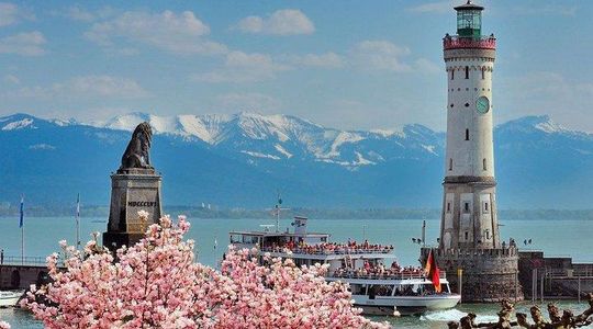 Discover Lindau and its charming Old Town on a half day tour incl Panoramic Boat Tour