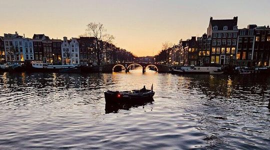 Amsterdam Evening Cruise in Small Group