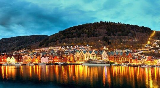 Discover Bergen on Foot and Boat