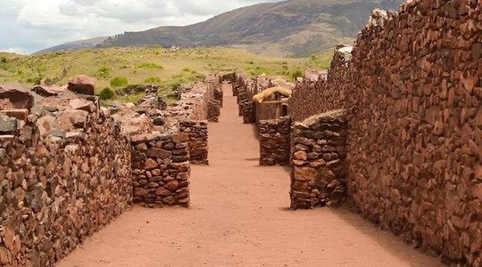 Southern Valley of the Incas Tour with Professional Guide