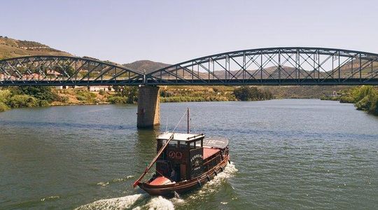 Douro Valley: Rabelo Boat Tour with Audio Guide