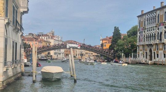 Canals and masterpieces from Dorsoduro to Saint Mark's Square