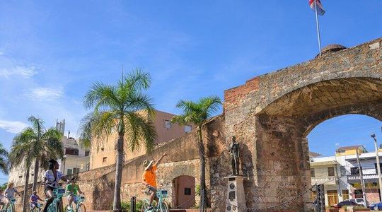Santo Domingo: City Highlights Guided Bike Tour