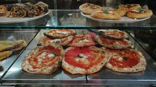 Naples Urban Culture Tour: Street Art, Wine and Culinary Tasting
