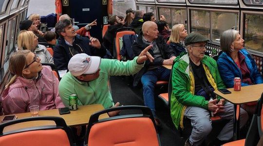 Amsterdam Live Guided Sightseeing Canal Cruise
